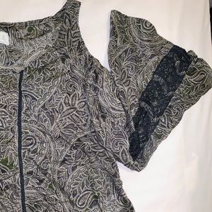 Open shoulder A&F blouse